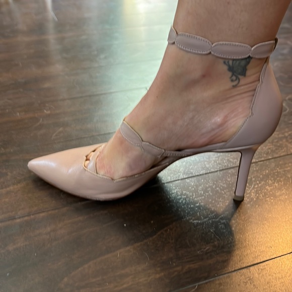 Aquatalia Heels - Picture 2 of 9